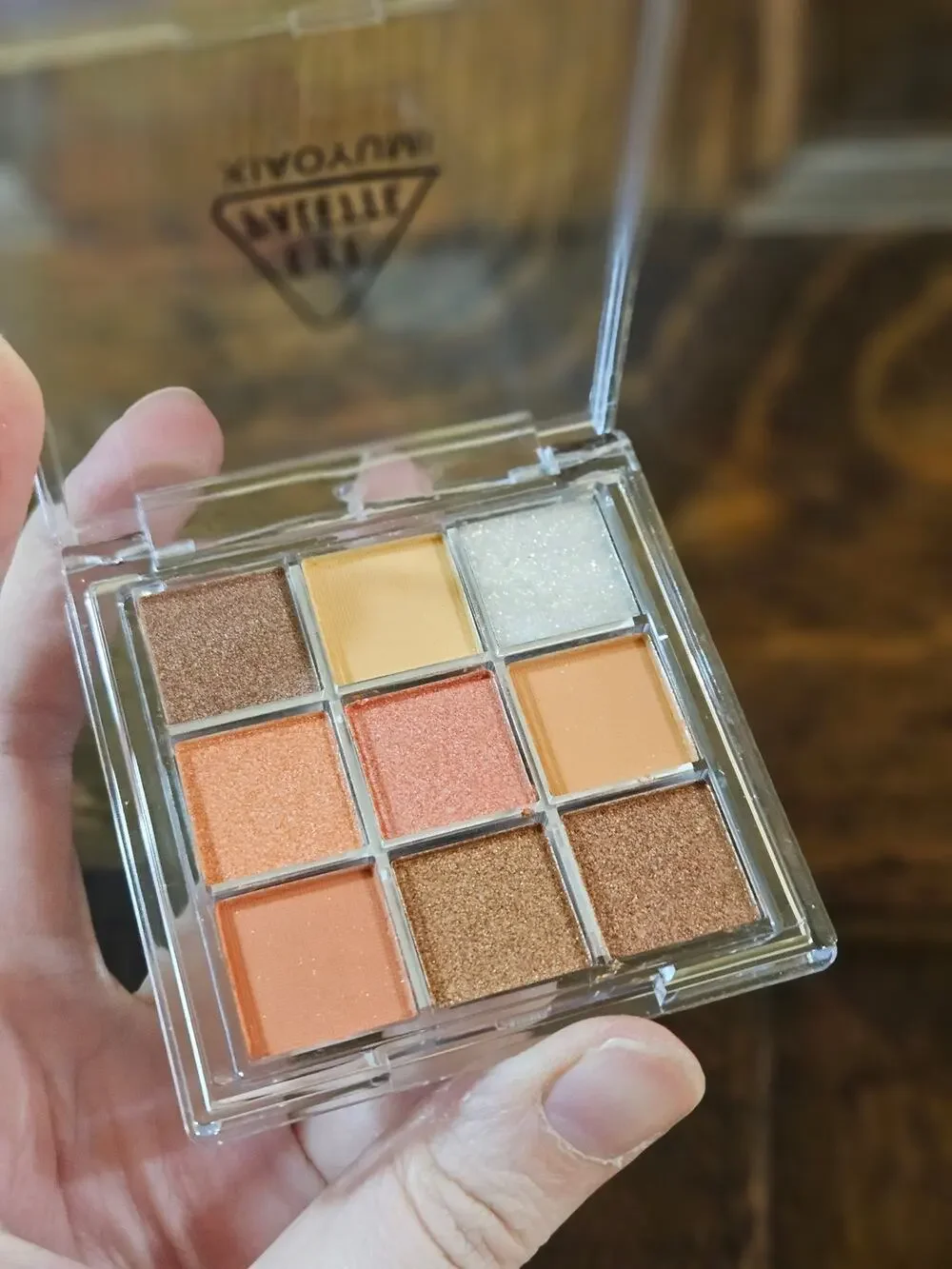 Asian Beauty Xiaoyumi 9-Color Eyeshadow Palette ~ Orange Brown Earthtone